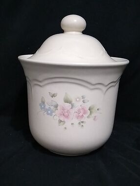 Vintage Pfaltzgraff Tea Rose Stoneware Canister (B9)